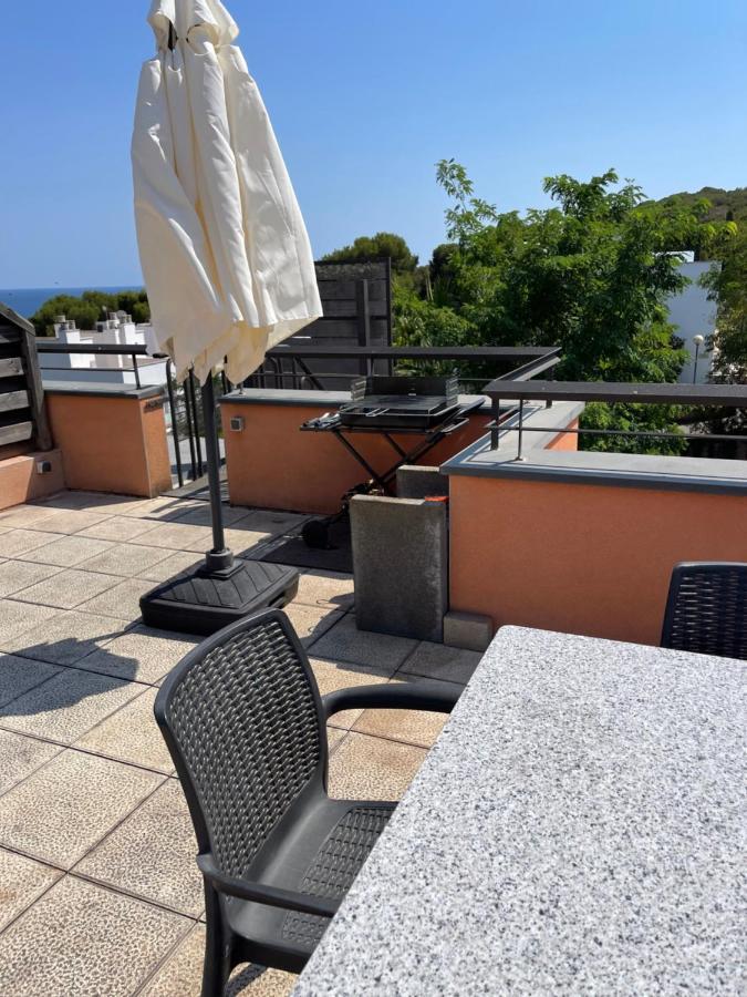 Sunny apartment Sa Boadella big solarium sea view Lloret de Mar Bagian luar foto